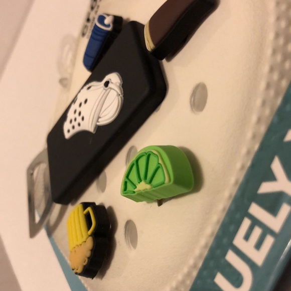 RaRe bottle opener JibBiTz 5 pack crocs 3D new CHEERS - Picture 3 of 8